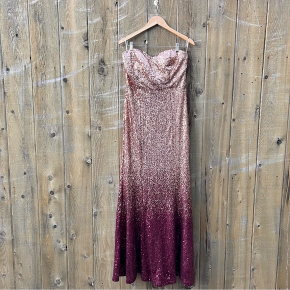 Burgundy and Rose Gold Ombre “Kiss Me” Strapless Maxi Dress 🌿 - Picture 8 of 11